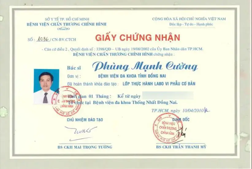 bằng cấp bác sĩ Phùng Mạnh Cường